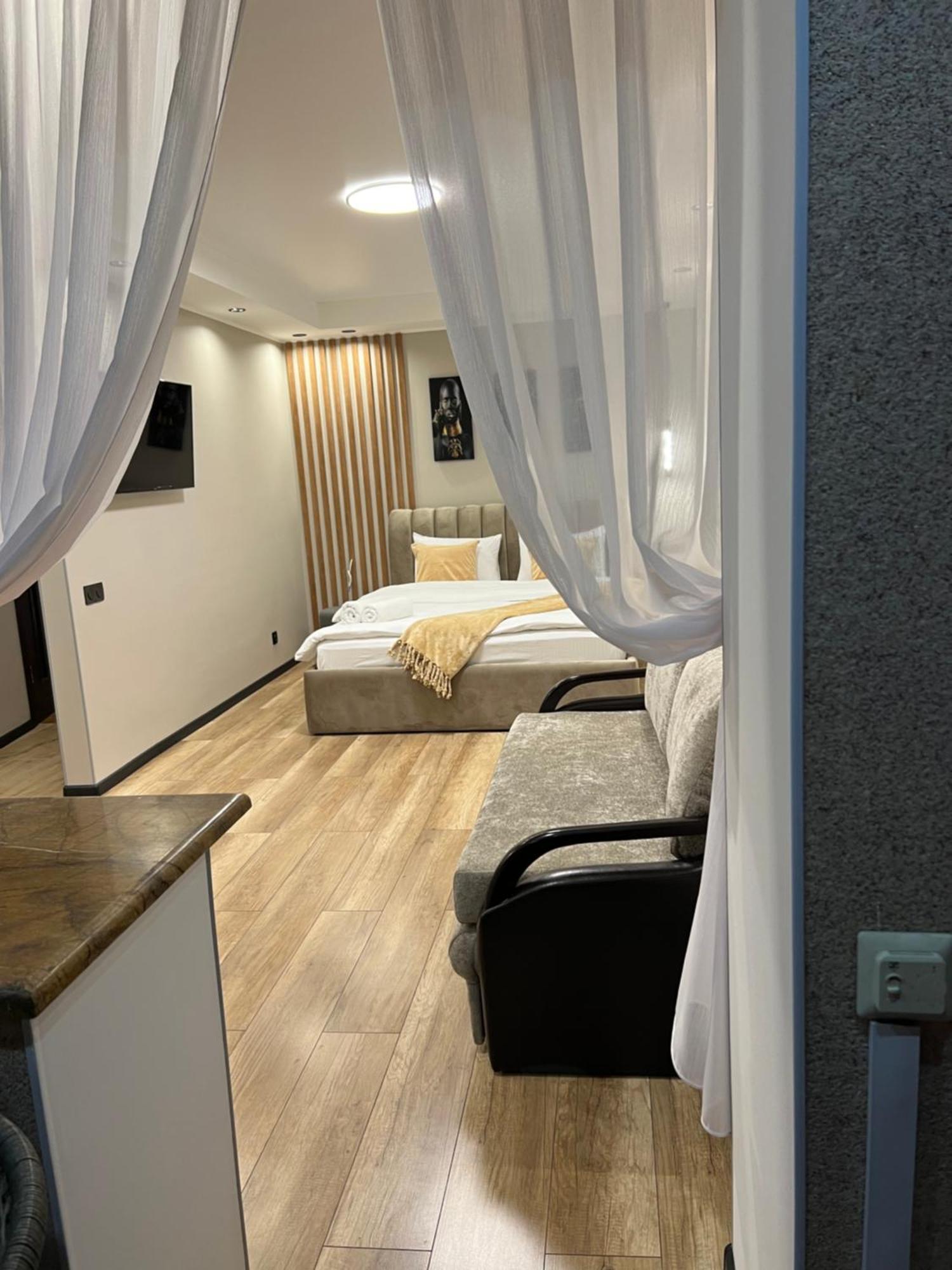 21 вулиця адміральська Apartment